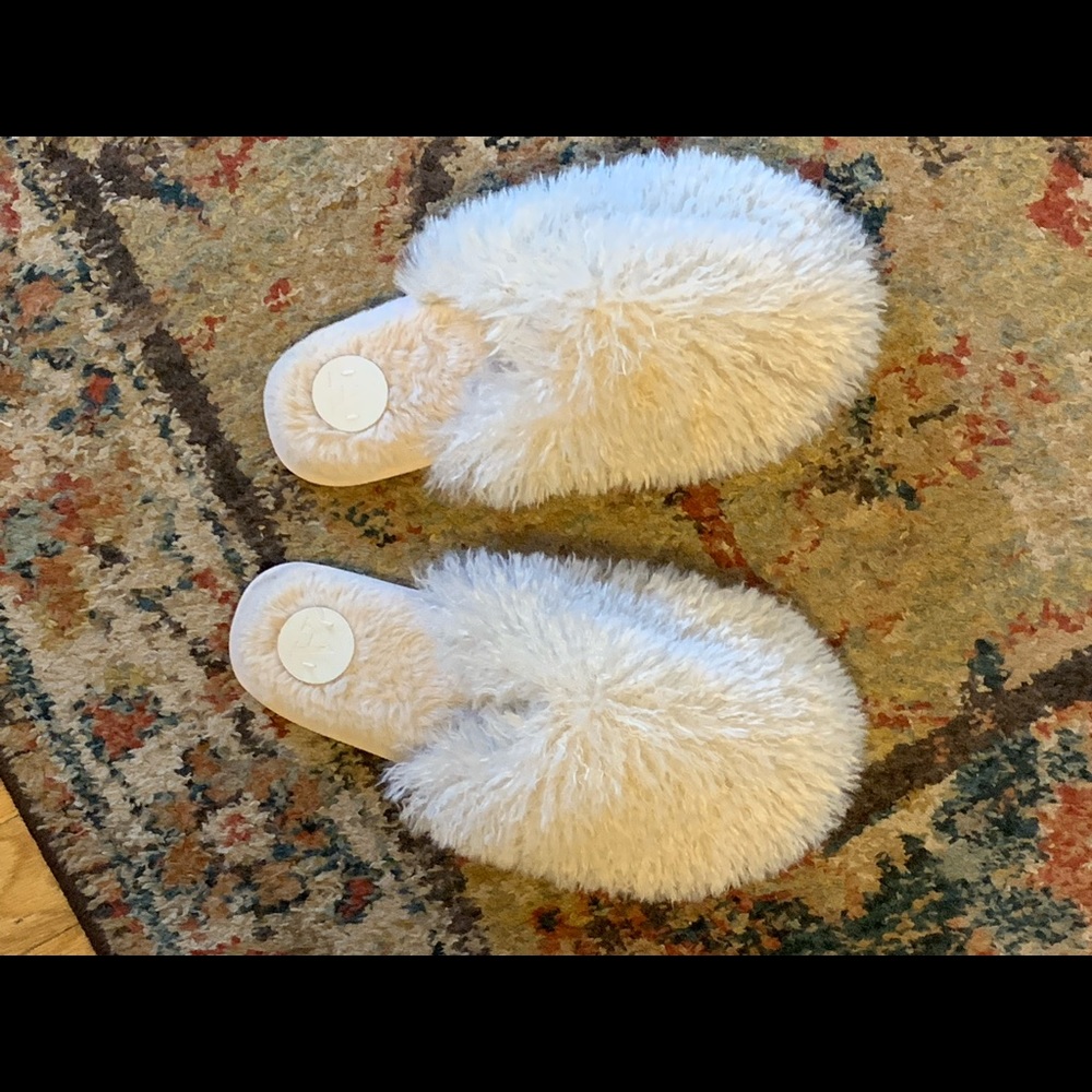 White super soft slippers
